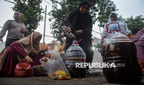 pembuatan ekoenzim - ilustrasi berita Warga Tangsel Belajar Pembuatan Ekoenzim untuk Olah Sampah Organik