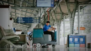 Smart Cleaning Kai: KAI Services Adopsi Smart Cleaning untuk Stasiun yang Lebih Ramah Lingkungan