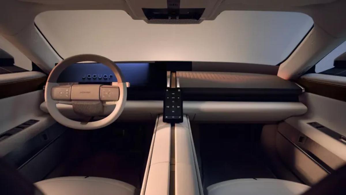 interior type 01 - ilustrasi berita Interior Type 01 Tampilkan 'Tulang' Kuningan 3,2 m dan Konsep Tanpa Jendela Belakang