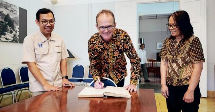 observatorium bosscha - ilustrasi berita Kunjungan Dubes Inggris Dominic Jermey untuk Mendalami Sejarah dan…
